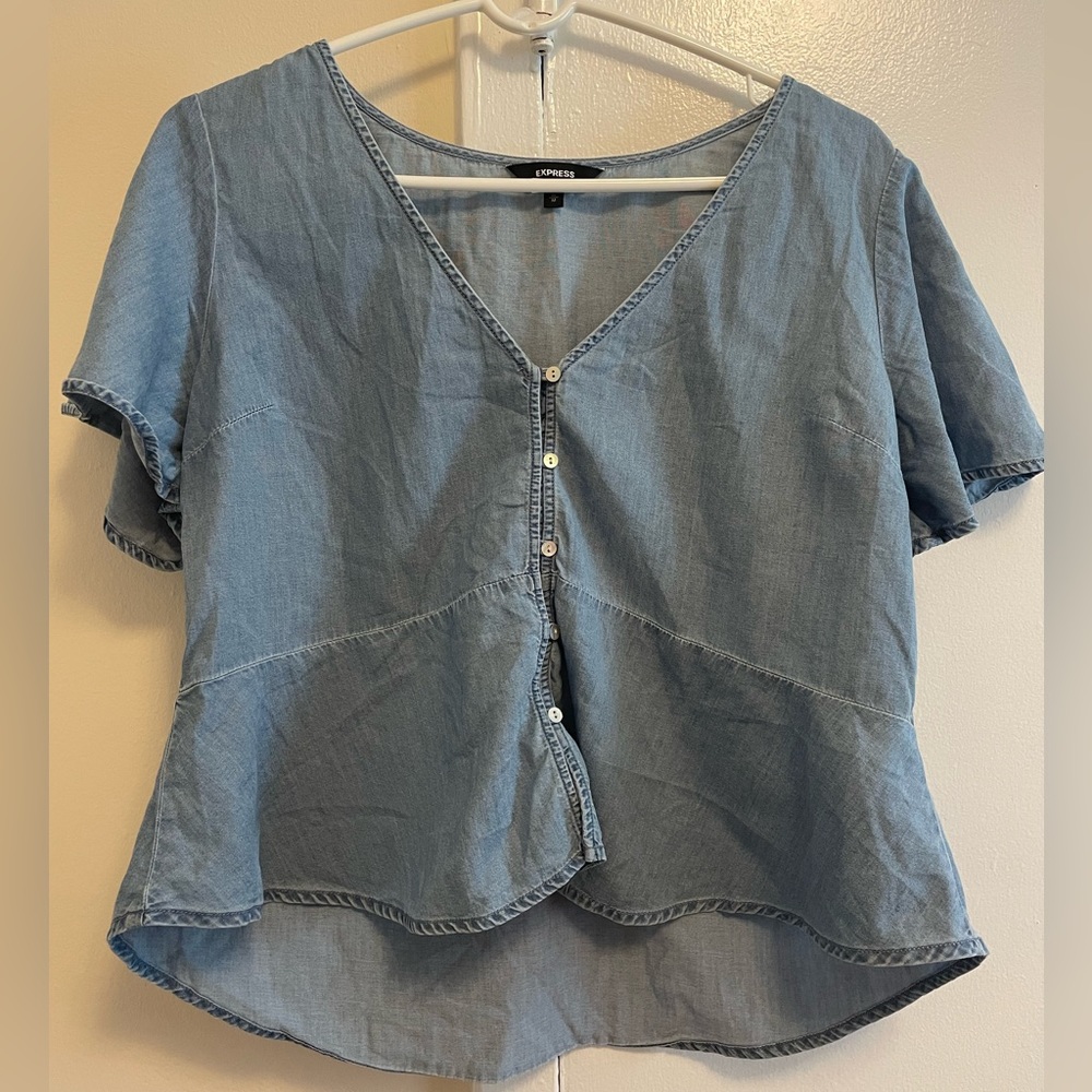 Chambray v-neck blue shirt